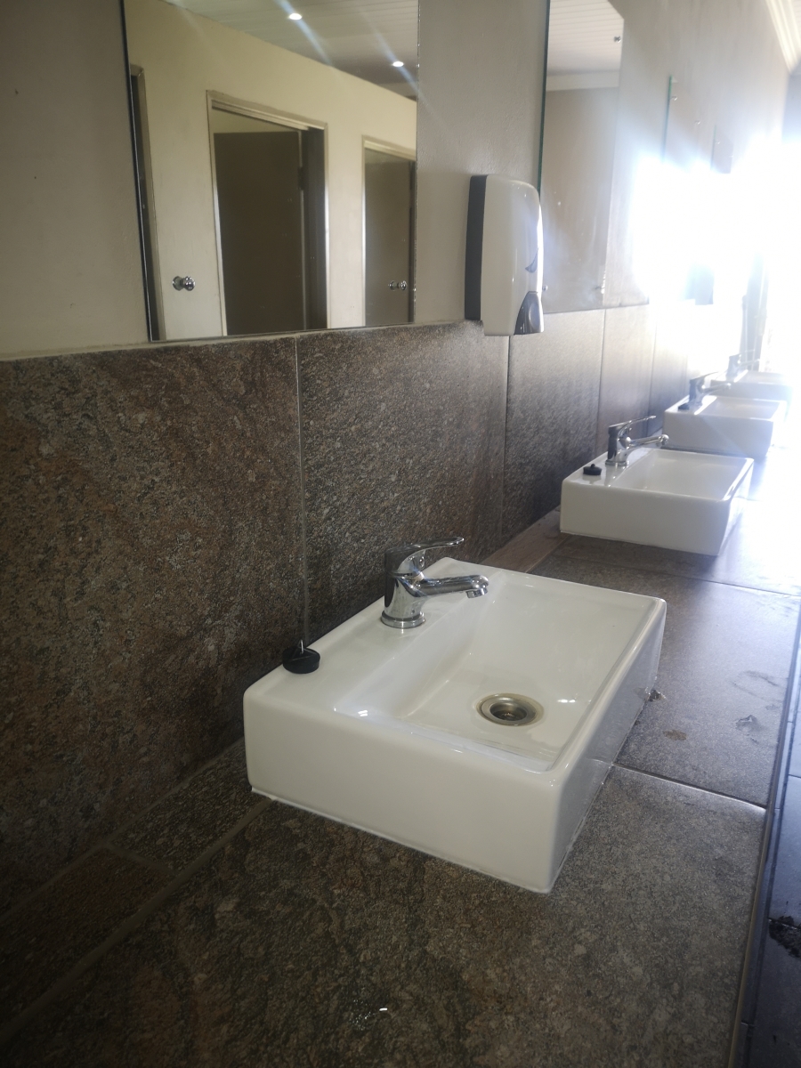 7 Bedroom Property for Sale in Oranjeville Free State